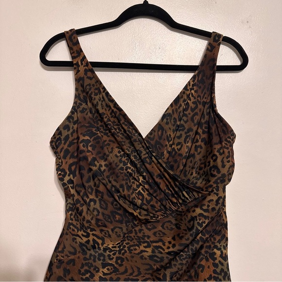 Miraclesuit Me-wow Oceanus Leopard Print One Piece Wrap Front Swimsuit Size 16D - Picture 3 of 7